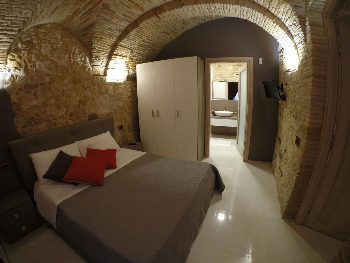Al Castello Apartment Каляри Екстериор снимка