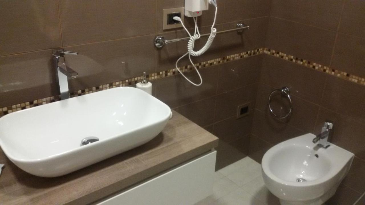 Al Castello Apartment Каляри Екстериор снимка